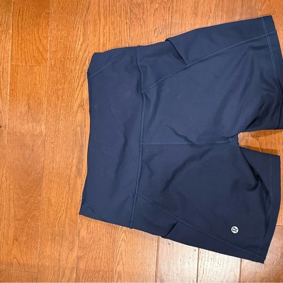 EUC Lululemon Wunder Under Shorts - Picture 4 of 4